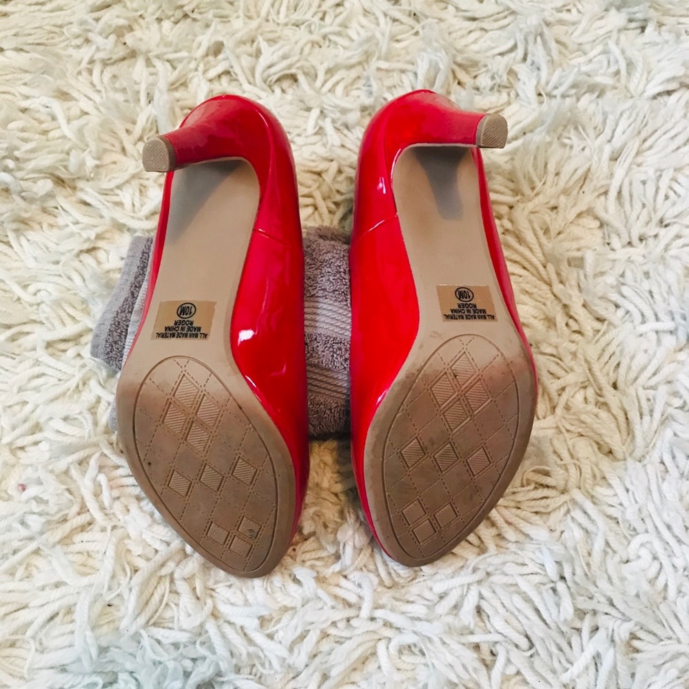 Chic Red Patent Leather Heels - Picture 4 of 10